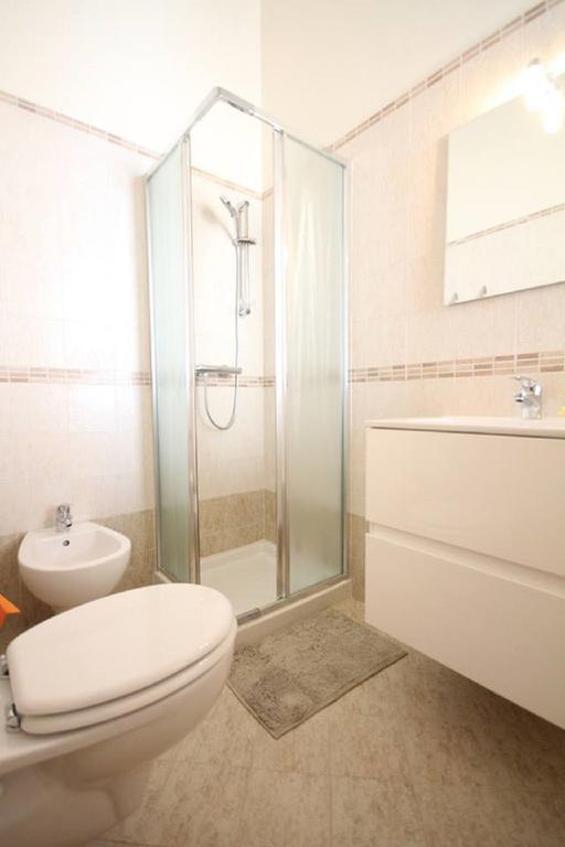 Ferienwohnung Le Tre Rose Di Mary Avola Exterior foto